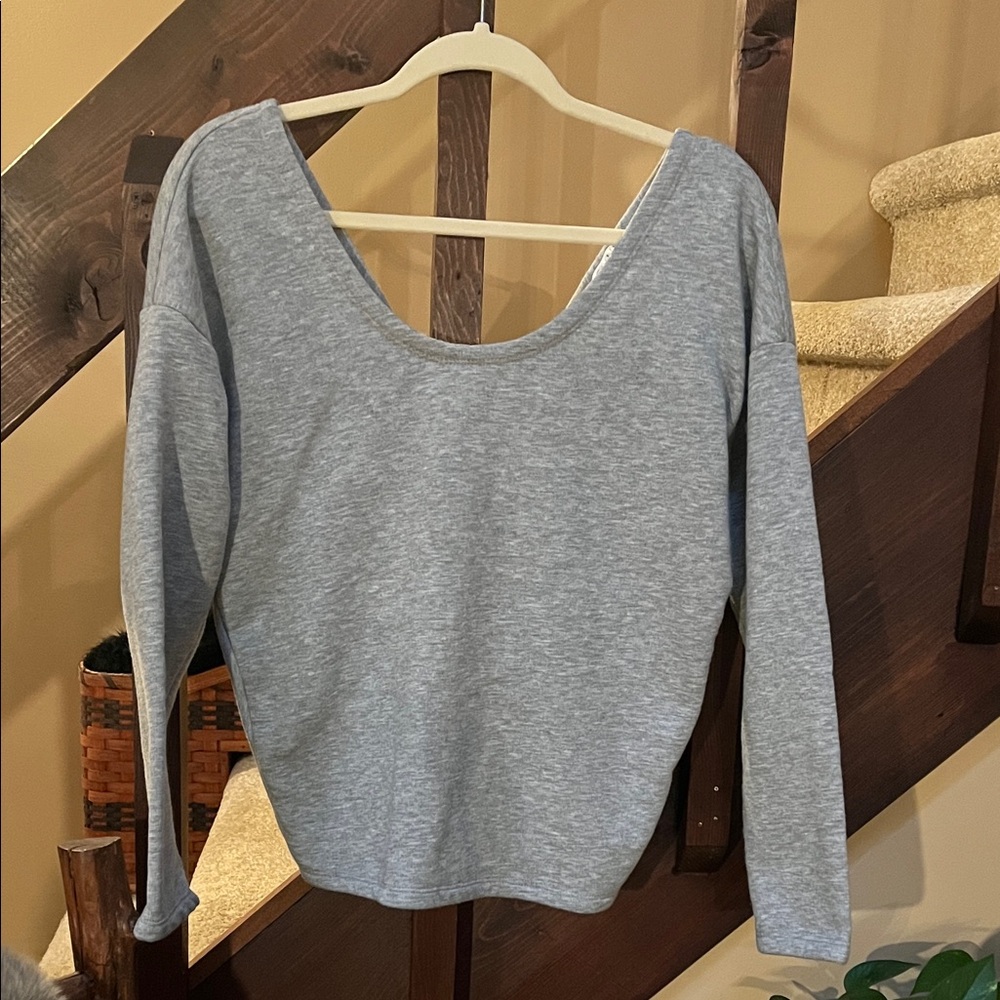 Venus size M Gray sweatshirt with pearls